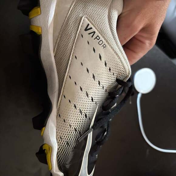 Nike Vapor Untouchable Shark 3 Football Cleats - Picture 7 of 13